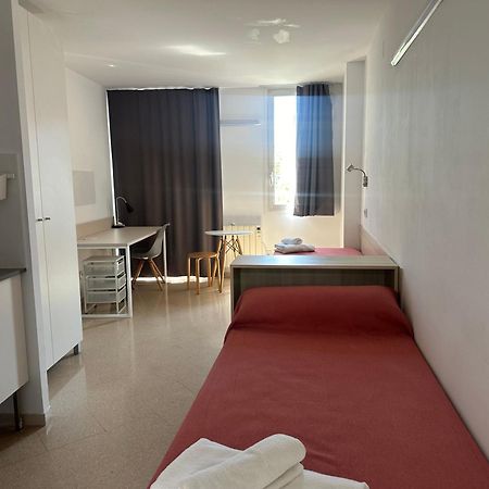 Residencia Universitaria Resa Francesc Giralt I Serra Тарраса Екстер'єр фото